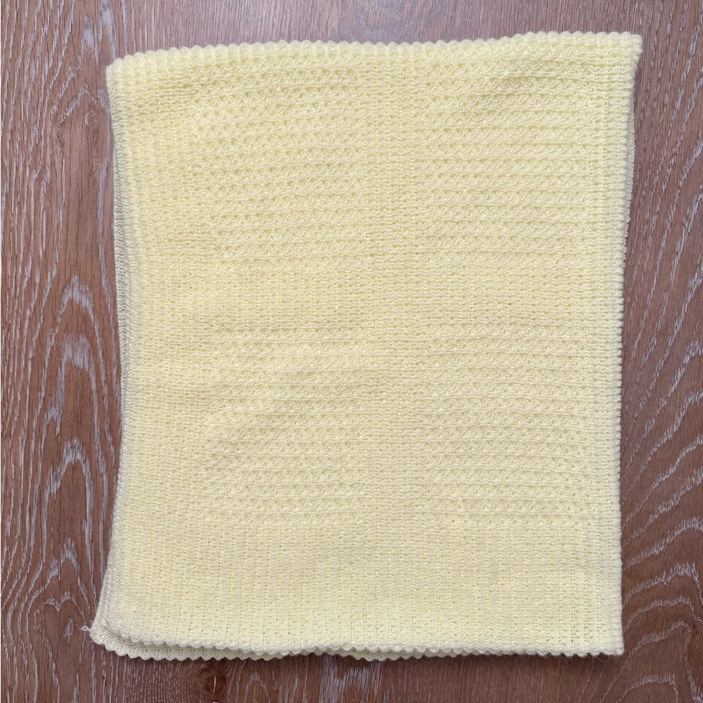 Handmade yellow soft‎ baby blanket 41”x33” made in USA Vintage baby shower gift